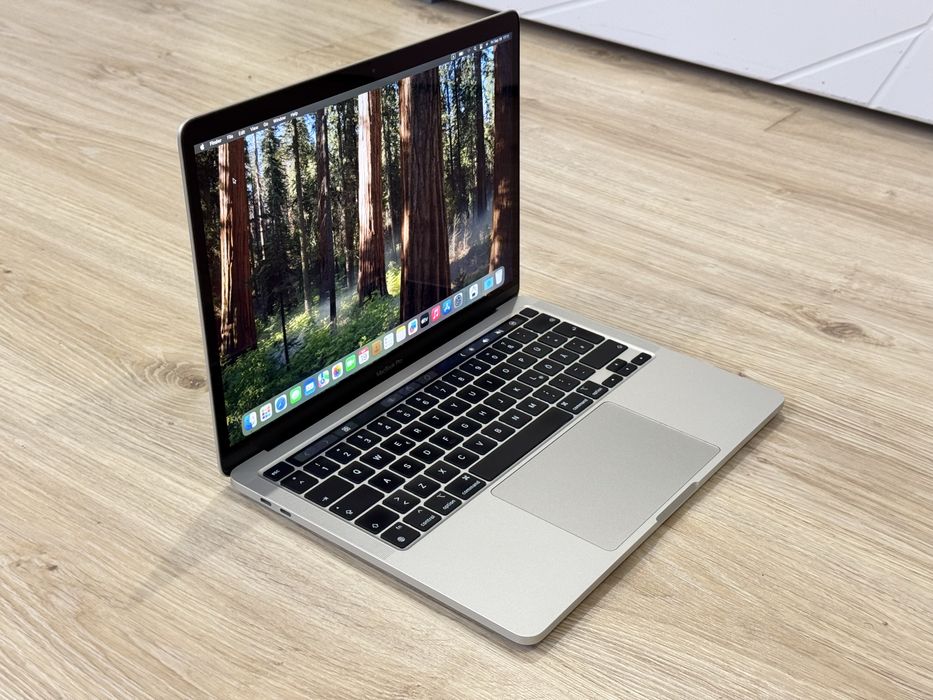 Като Нов 13.3'Macbook Pro M1/8GB Ram/256GB SSD