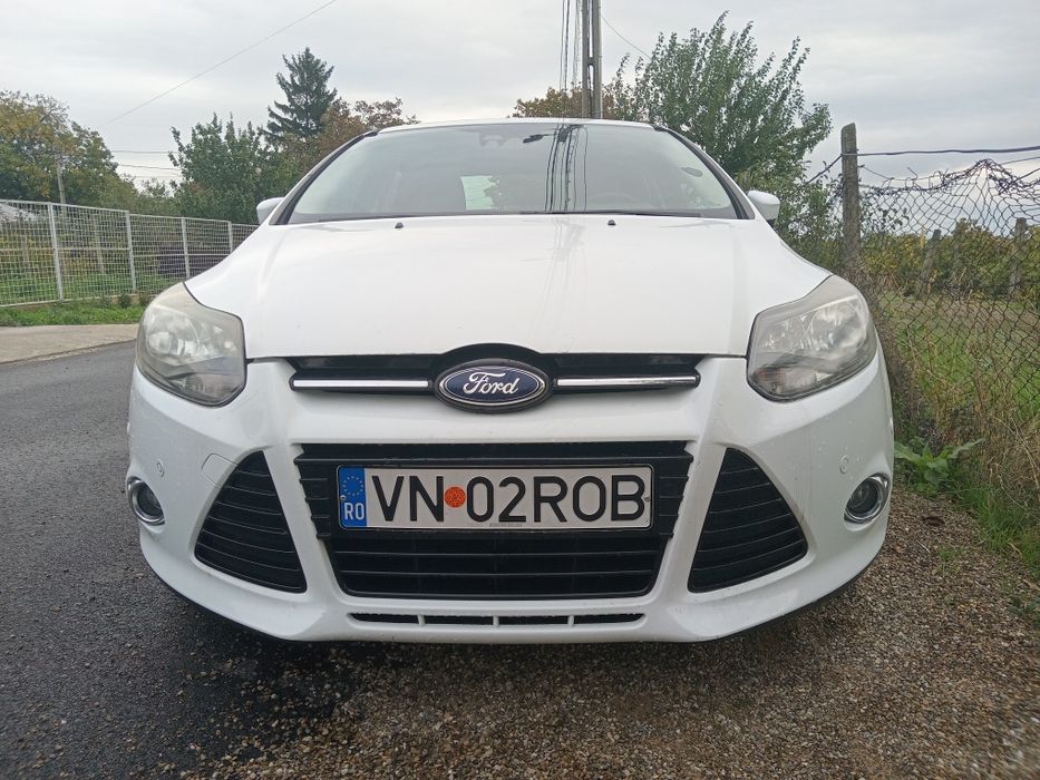 Vand Ford Focus , in stare perfecta, multiple dotari,4000 euro