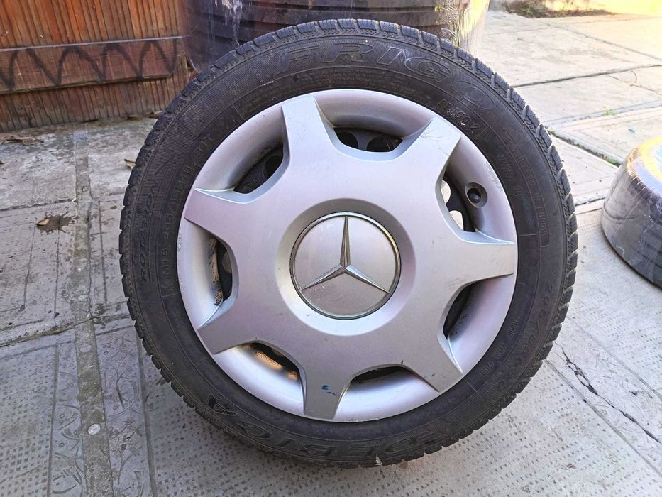 Vand Jenti otel originale R16 Mercedes cu capace