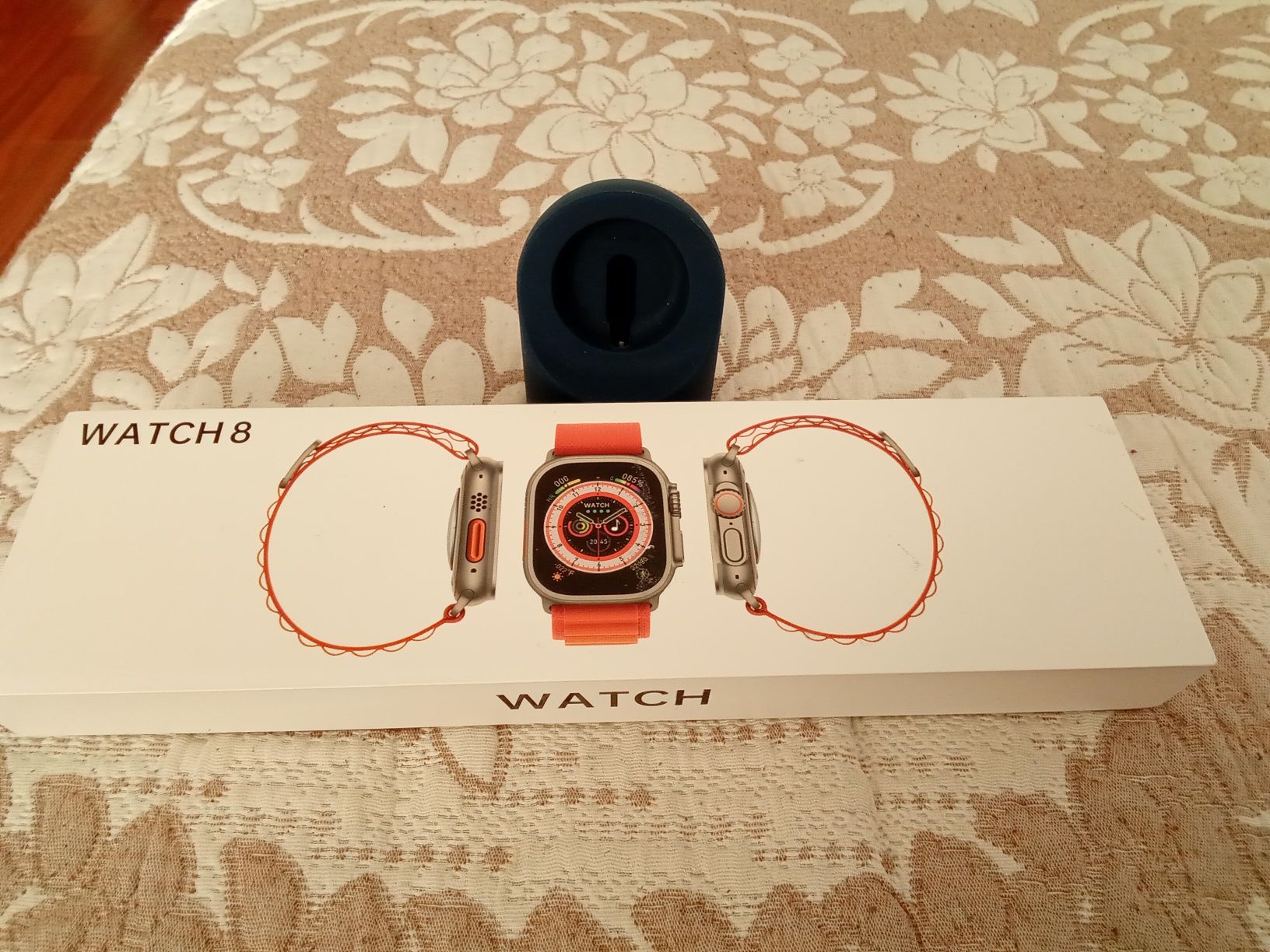 Vand Smartwatch 8 + suport incarcare