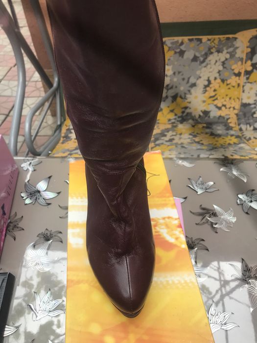 Cizme din piele elegante, cu toc