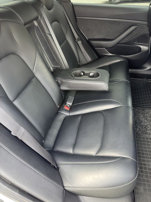 Tesla model 3 SR+ in GARANTIE proprietar autonomie 340km culoare alb