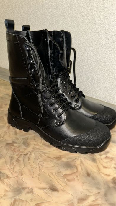 Продам берцы зима.43размер