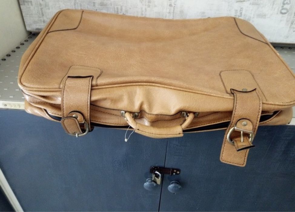 Geamantan de piele