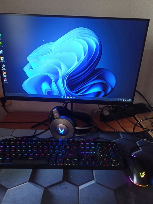 Срочно! Продам компьютер i3-12100F+ монитор, клавиатура и мышь.