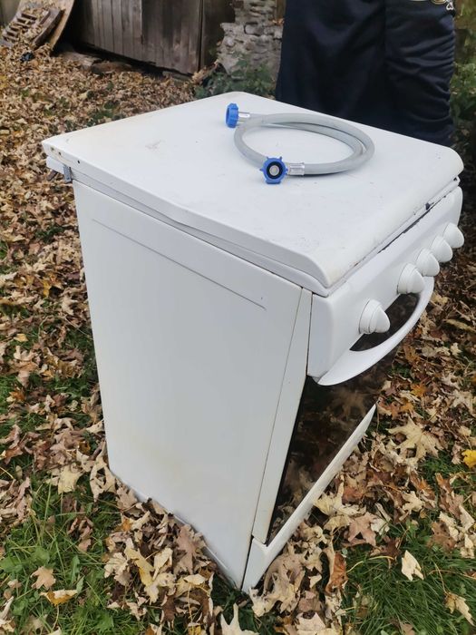 Aragaz ZANUSSI cu cuptor 4 arzătoare perfect funcțional