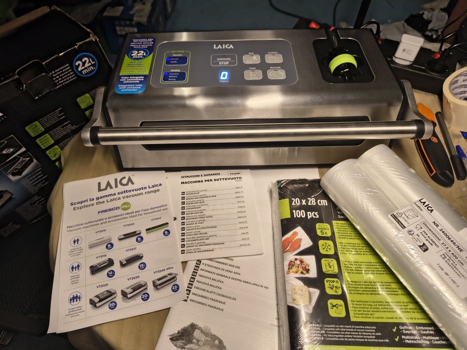 Комплект за вакуумно запечатване Laica VT3240 XPro Maxi, състоящ се от