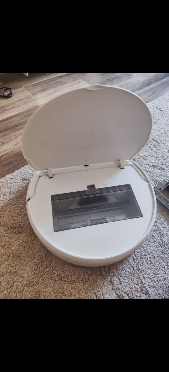 Робот прахосмукачка Xiaomi Mi Robot Vacuum Mop Cleaner, 0.6 л, WI-FI