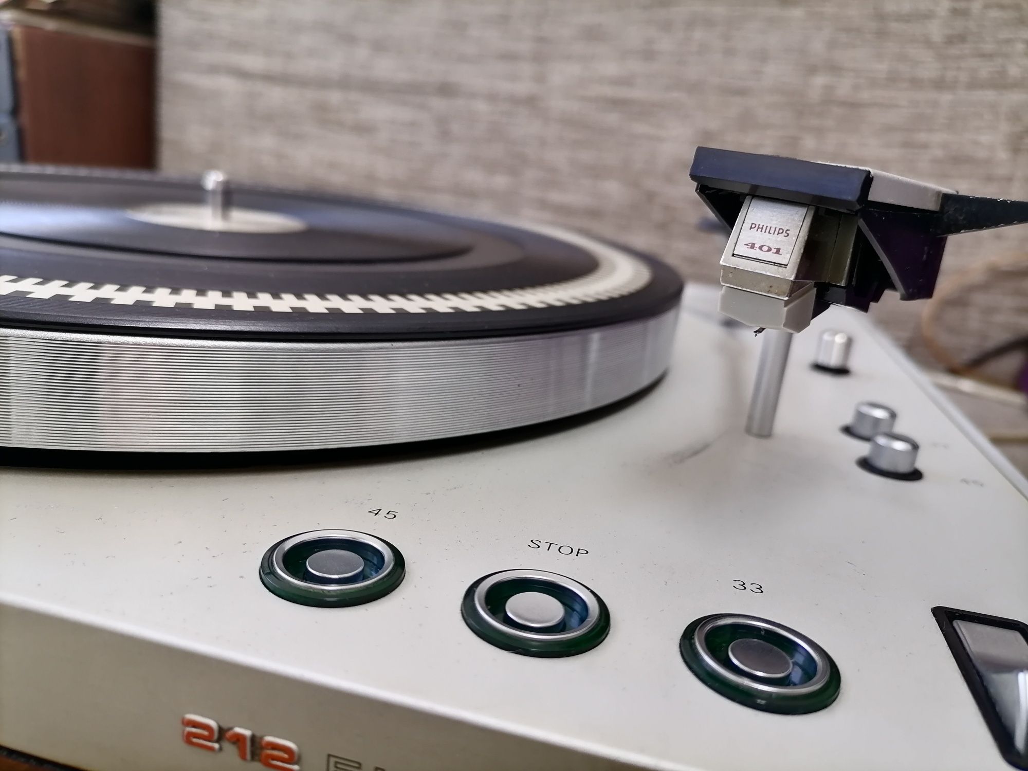 Грамофон Philips 212