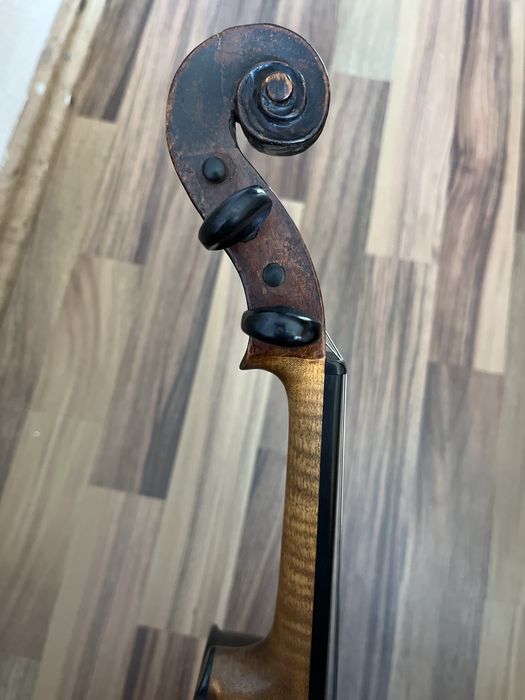 Vioara veche , sunet puternic