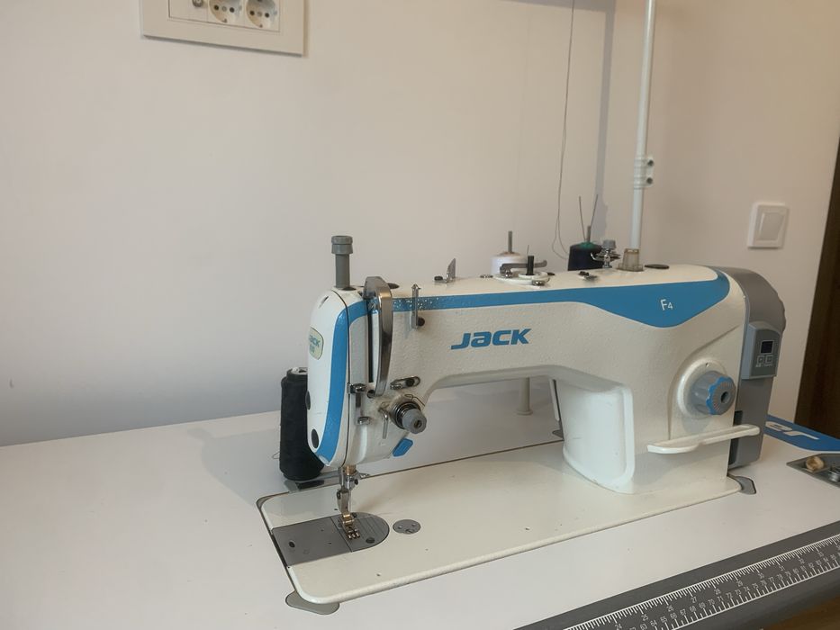 Masina cusut Jack F4