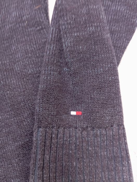 Vând pulover de bărbați Tommy Hilfiger!