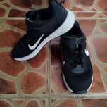 Pantofi sport Revolution 6 ,negru 32 UE