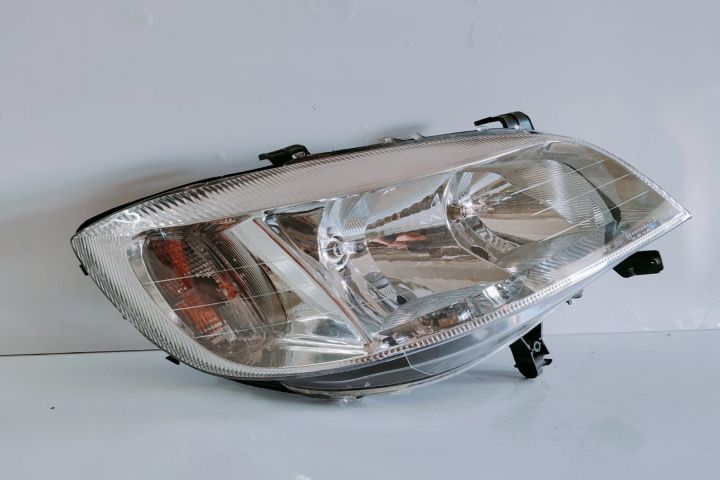 Far dreapta  205737 Opel Zafira A