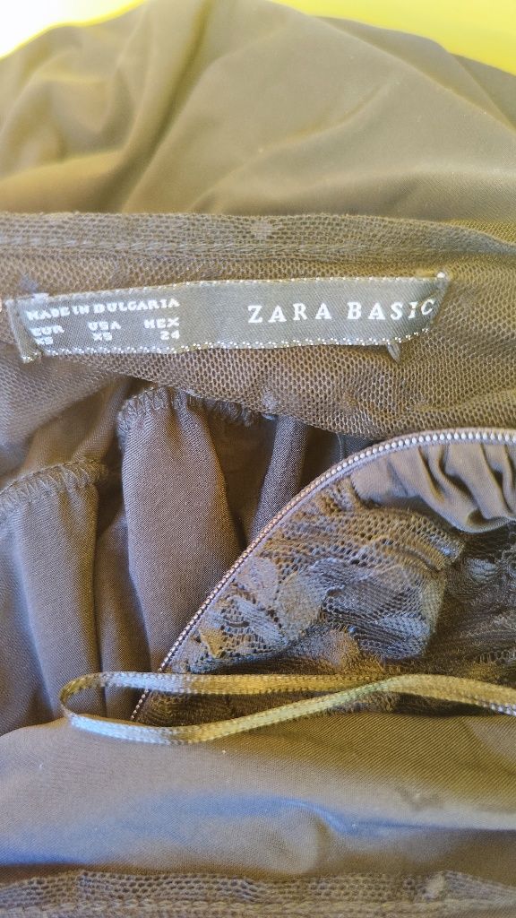 Черна рокля на Zara