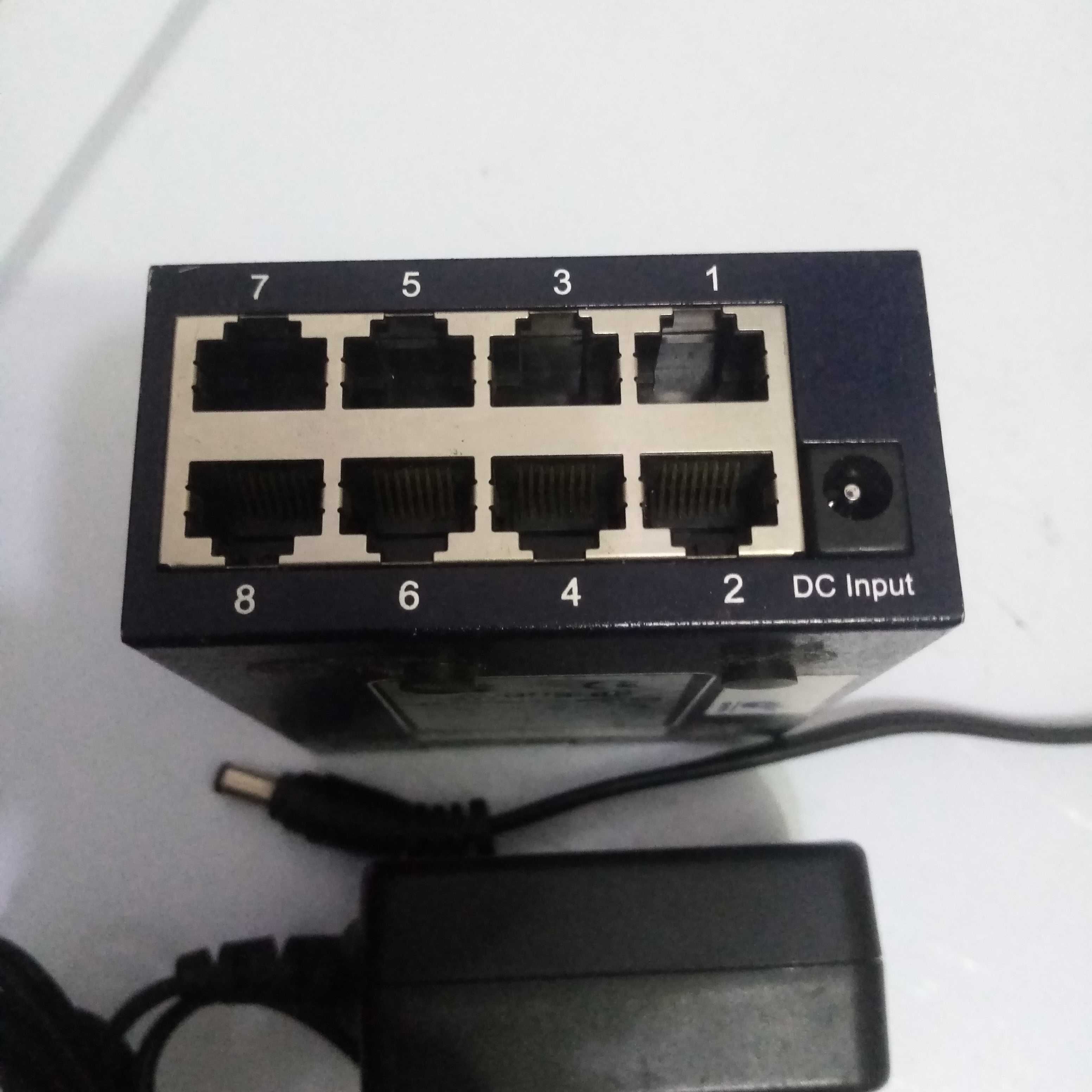 Switch ST-Lab N153 10/100M 8 Ports NWAY Switch