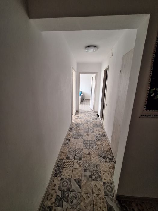 Inchieriez apartament 2 cam decomandat titan