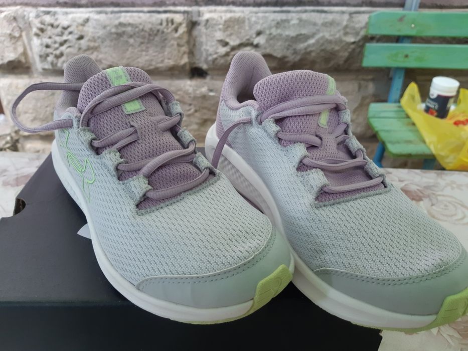 Дамски маратонки Under Armour