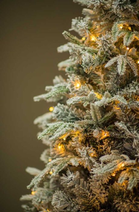 Коледна елха с вградени лампички по връхчетата-размери