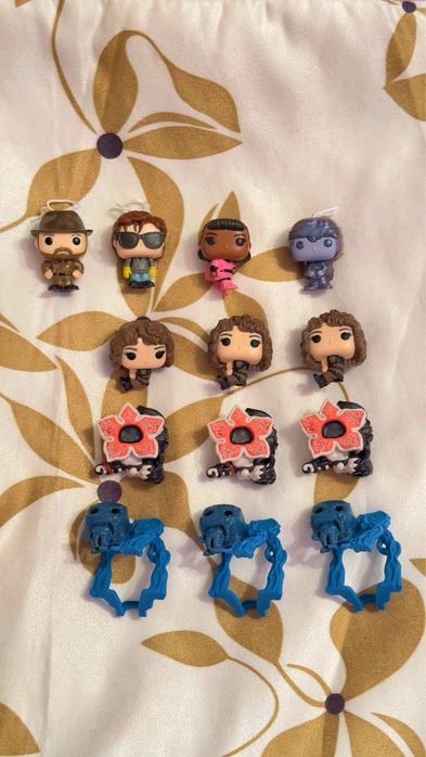 Игрушки из Kinder Joy (Stranger Things) Киндер Очень странные дела
