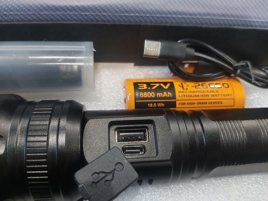 Мощен LED фенер JMK малък,USB зареждане с дисплей за заряда на батерия