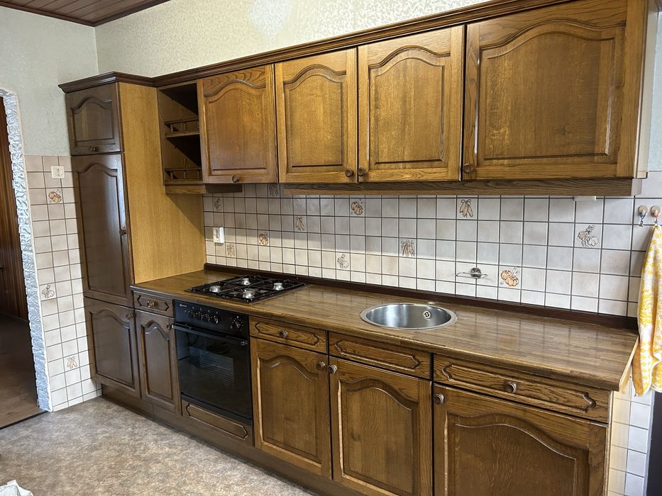 Права кухня -дъбов масив