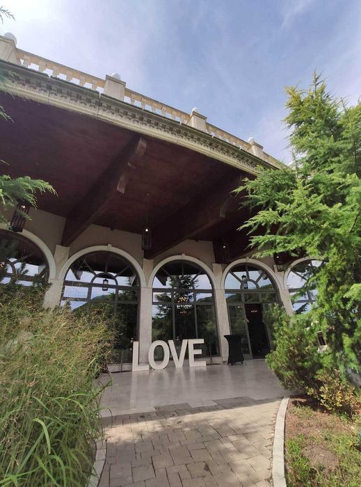 Litere luminoase LOVE de inchiriat