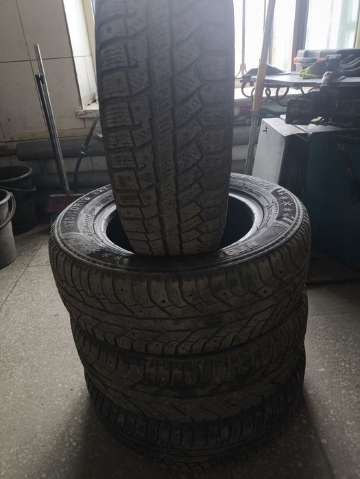 Продам комплект резины на 13