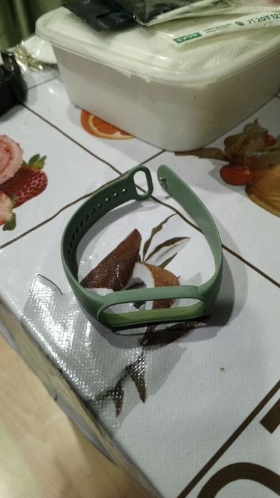 Зарядка и ремешки для mi band 4