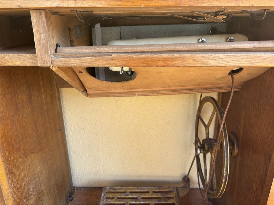 Masina de cusut Singer