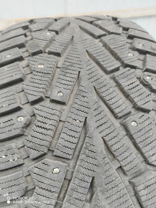 Резина в отличном состоянии 285 55 р20