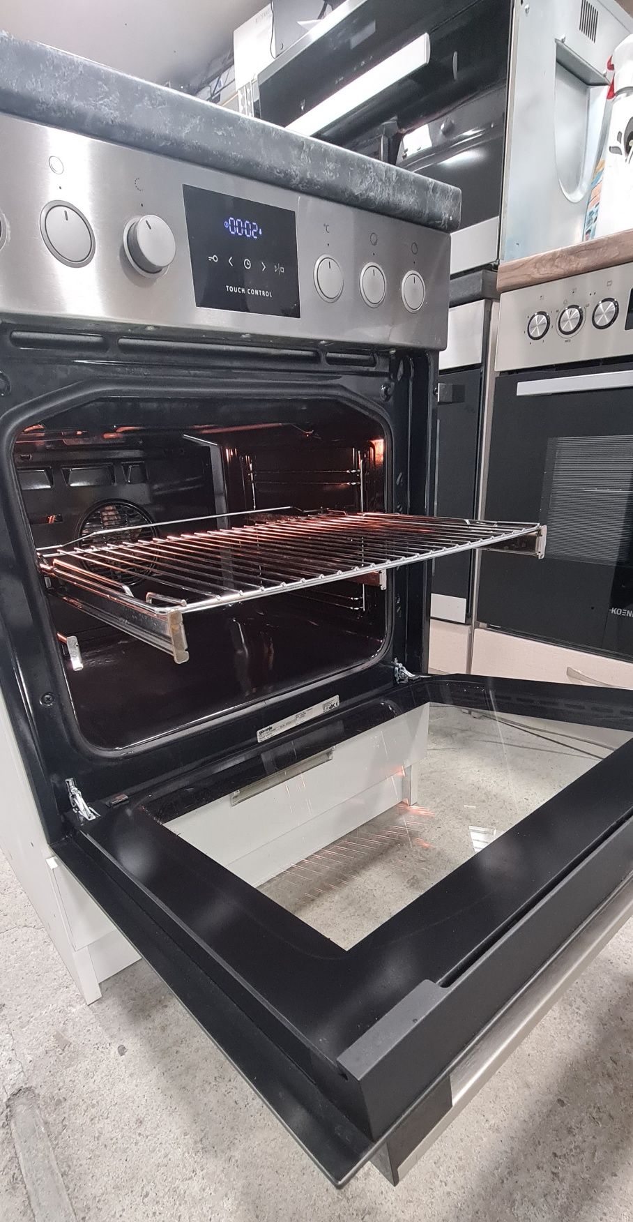 Фурна за вграждане с керамичен плот Gorenje