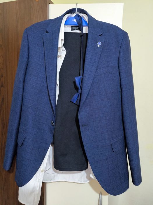 Costum elegant complet – sacou, pantaloni, cămăși, pantofi 43.