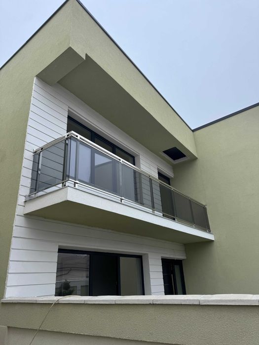 Balustrada de sticla pentru scari si balcoane