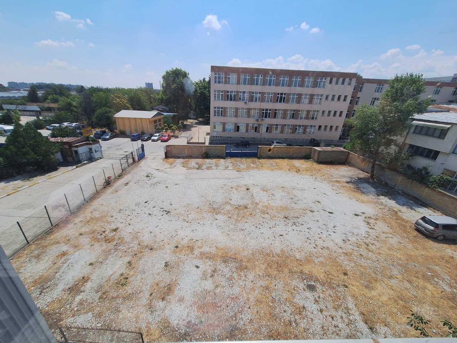 Отдавам под наем дългосрочно на бул.Васил Априлов 158 В