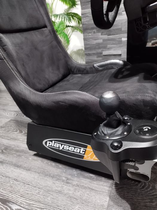 Playseat Evolution alcantara+volan Logittech G29+schimbator