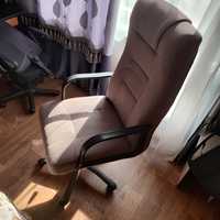 Продам офисное кресло новое