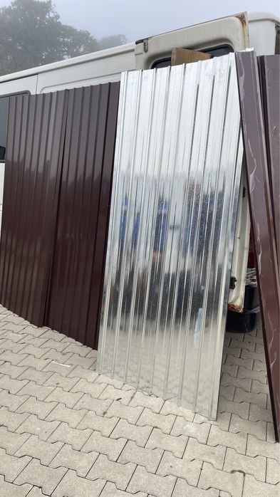 Tabla cutată gri maro visiniu  negru