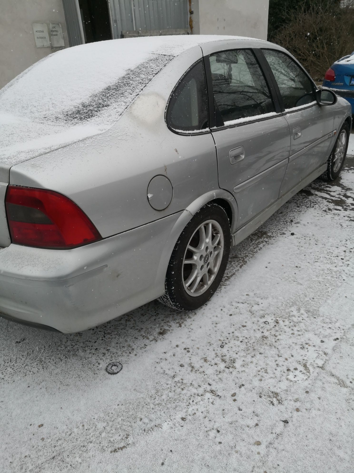 Dezmembrez Opel Vectra B 1.6 benzina