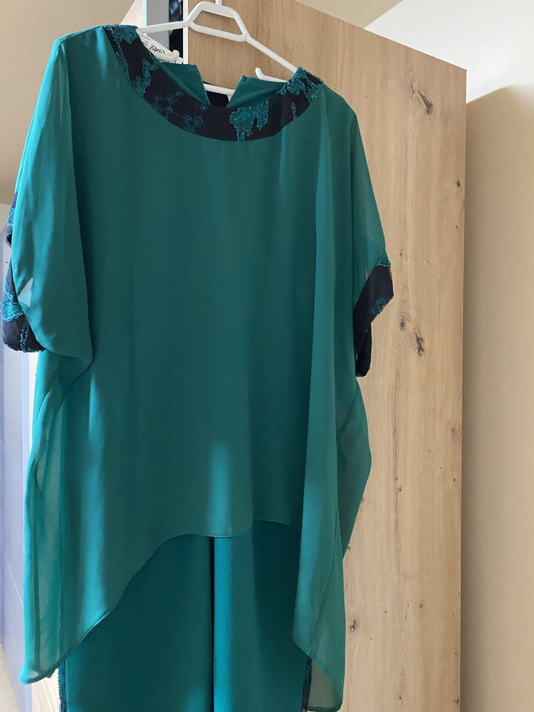 Vand rochie verde eleganta marime 42