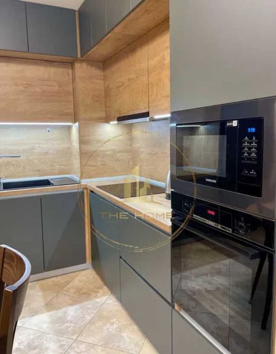 Дава се под наем Тристаен апартамент в Варна, Център - 87 кв.м за 700 € - Снимка #1