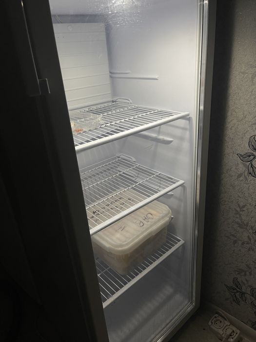 Холодильник витринный