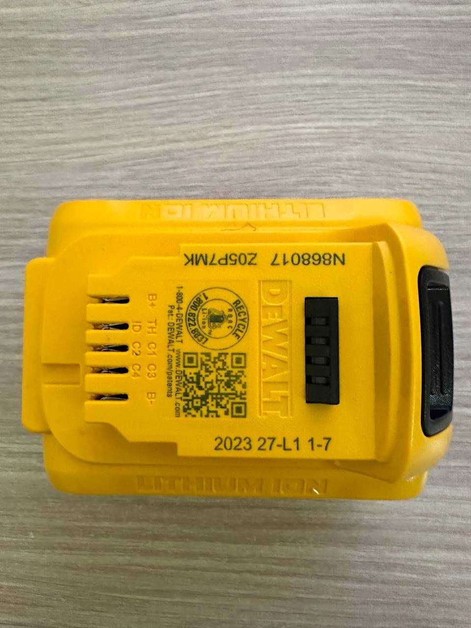 Аккумулятор DEWALT DCB204 Li-Ion 4.0 Ач 20V MAX* XR