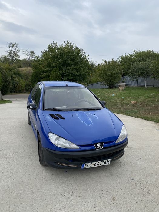 Vand Peugeot 206 din 2003, motor 1.2 benzină