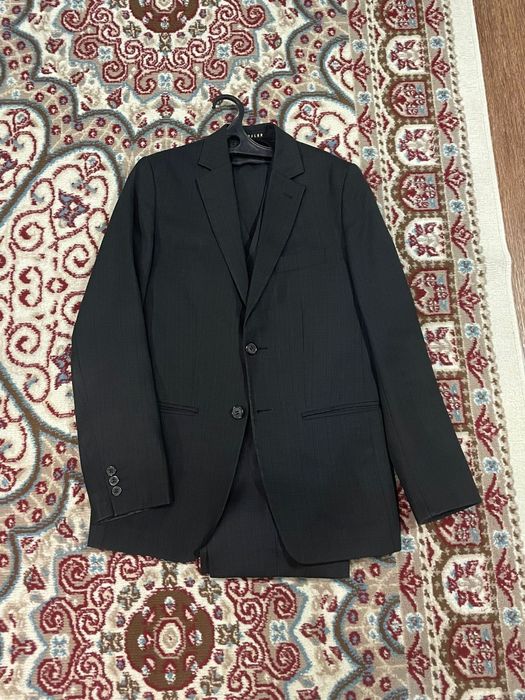 Продам костюм 42