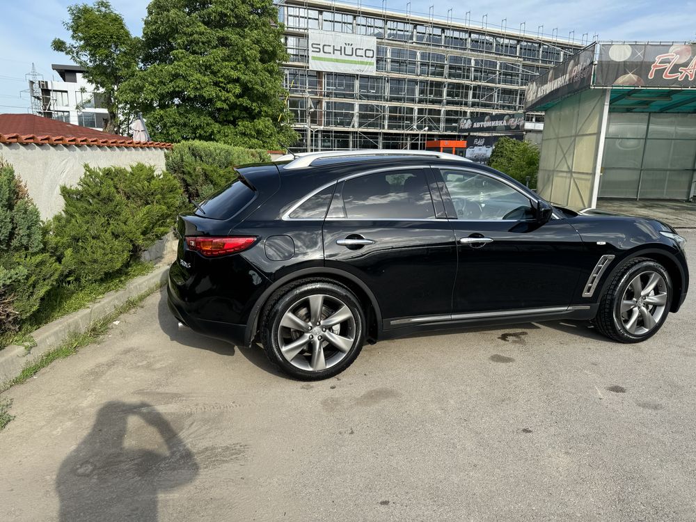 Infiniti FX30d Premium S