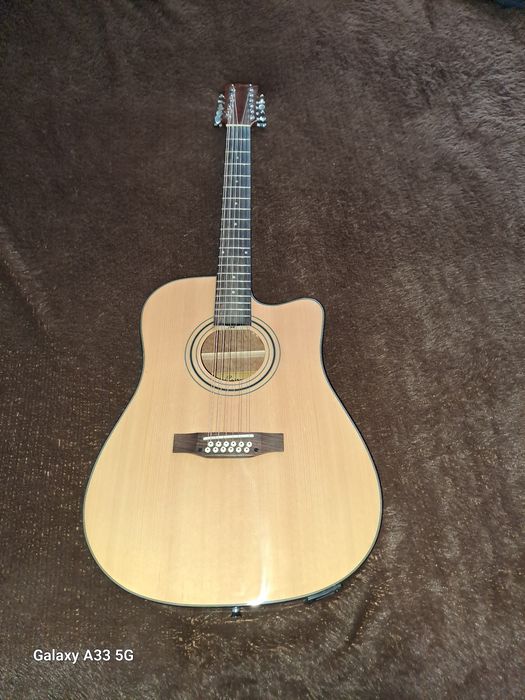 Продам гитару аккустическую