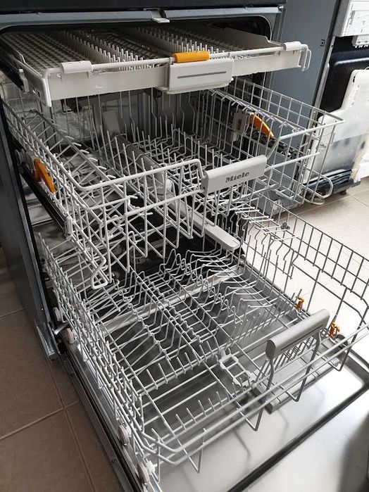 XXL Съдомиялна Miele - Auto Open - 14 Комплекта - Пълно Вграждане 60см