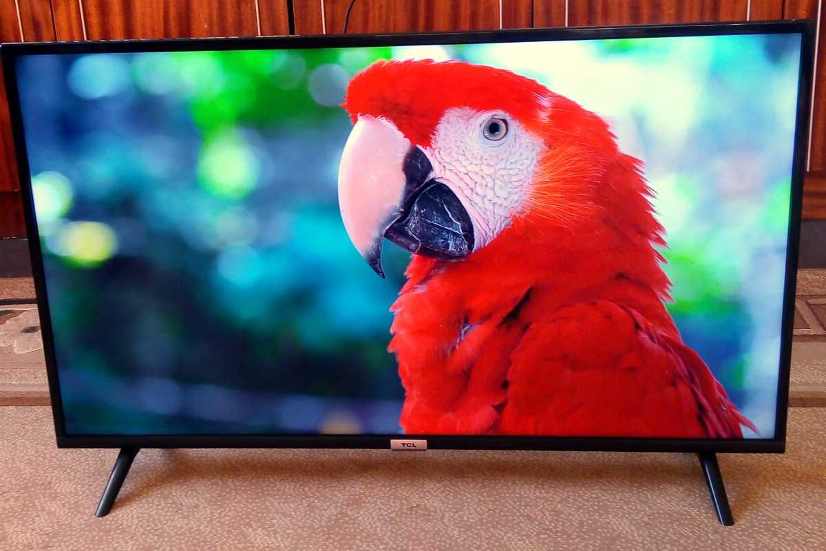 SmartTV TCL 40" 102см  Wi-Fi YouTube RuTube и пр Приём цифры В ИДЕАЛЕ!