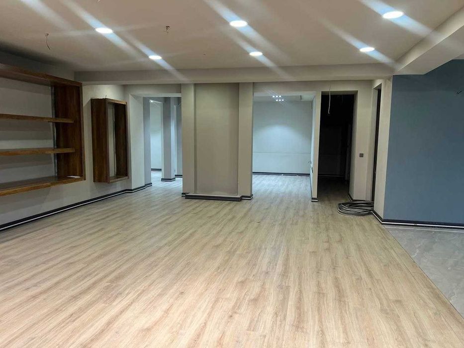 Аренда коммерческого помещения 1250 м² под шоурум